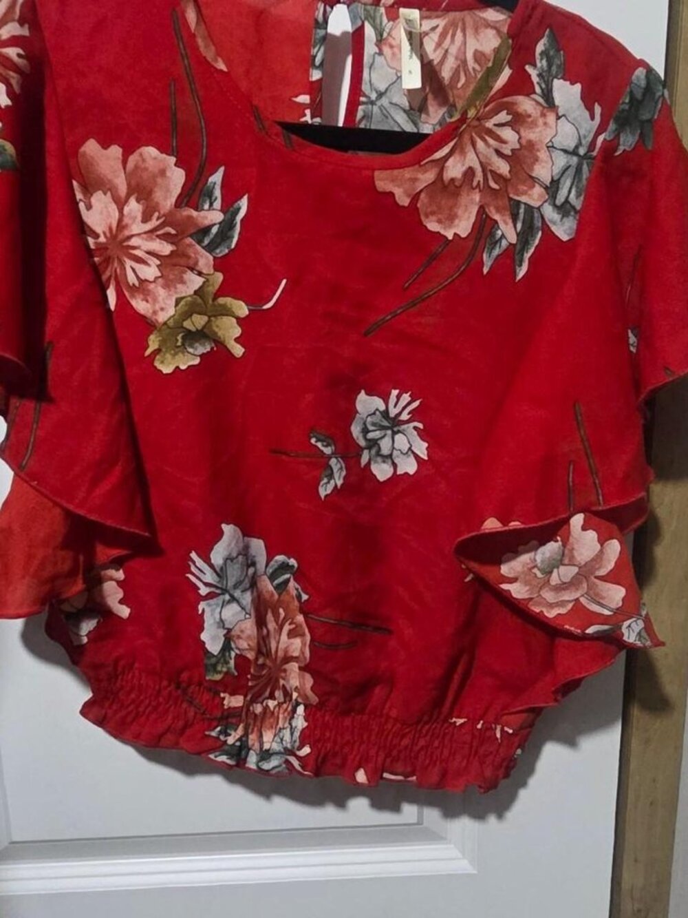Red floral blouse with ruffles and tie back #floral #feminine